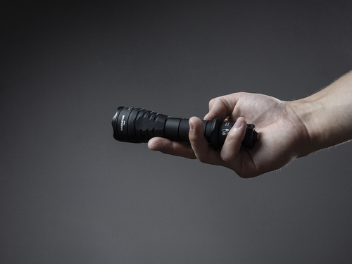 Latarka Armytek Predator Pro Magnet USB / Ciepły