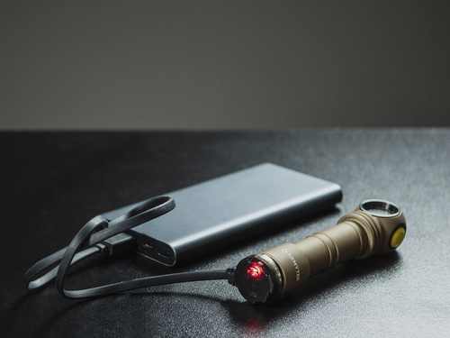 Latarka Armytek Wizard C2 Pro Sand / Biały