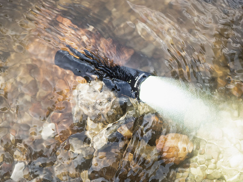 Latarka Armytek Dobermann Pro Magnet USB / Ciepły