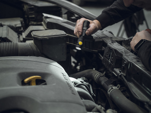 Latarka Armytek Partner C2 Magnet USB / Biały