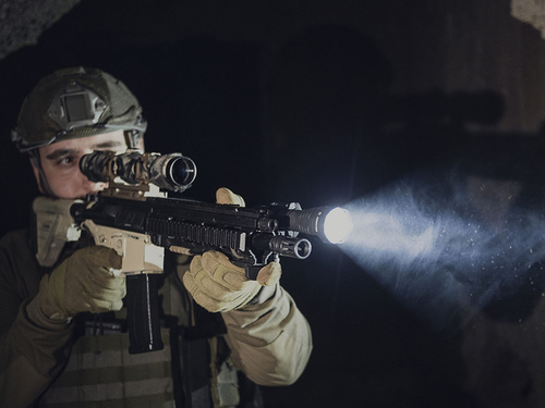 Latarka Armytek Predator Pro Magnet USB / Ciepły