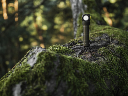 Latarka Armytek Wizard C2 Pro Olive / Biały