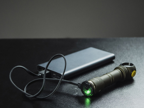 Latarka Armytek Wizard C2 Pro Olive / Biały