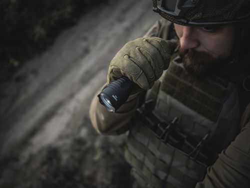 Latarka Armytek Viking Pro Magnet USB / Ciepły