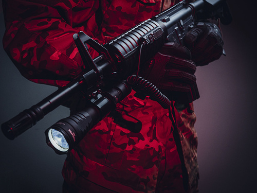 Latarka Armytek Predator Pro Magnet USB / Biały